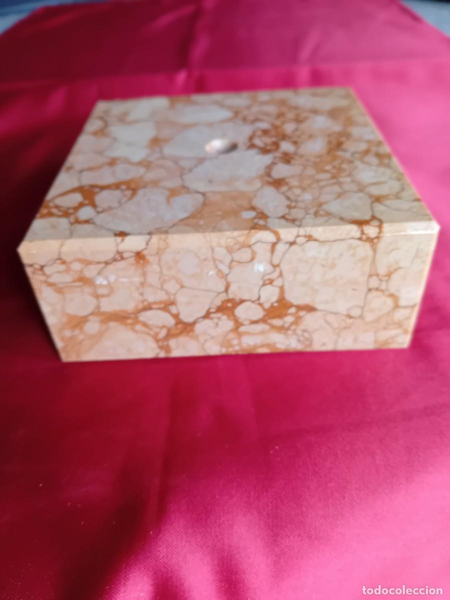 Antig&uuml;edades: Peana de m&aacute;rmol veteado - Foto 2