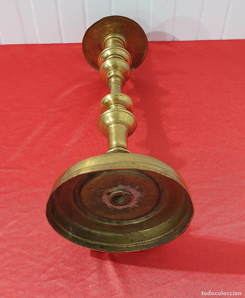 Antig&uuml;edades: Candelabro de laton antiguo - Foto 5