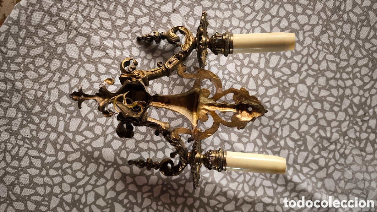 Antig&uuml;edades: PAREJA DE L&Aacute;MPARAS DE PARED EN BRONCE - Foto 3