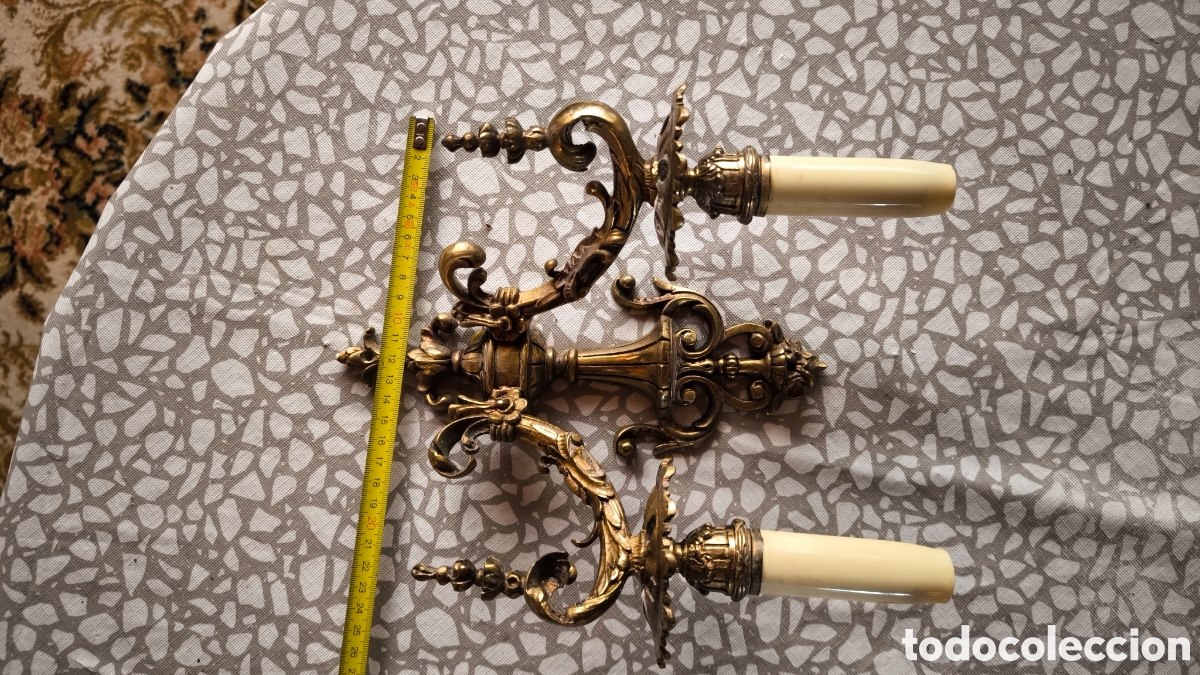 Antig&uuml;edades: PAREJA DE L&Aacute;MPARAS DE PARED EN BRONCE - Foto 4