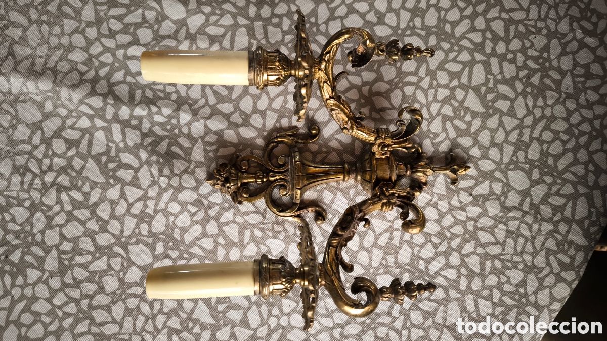 Antig&uuml;edades: PAREJA DE L&Aacute;MPARAS DE PARED EN BRONCE - Foto 1