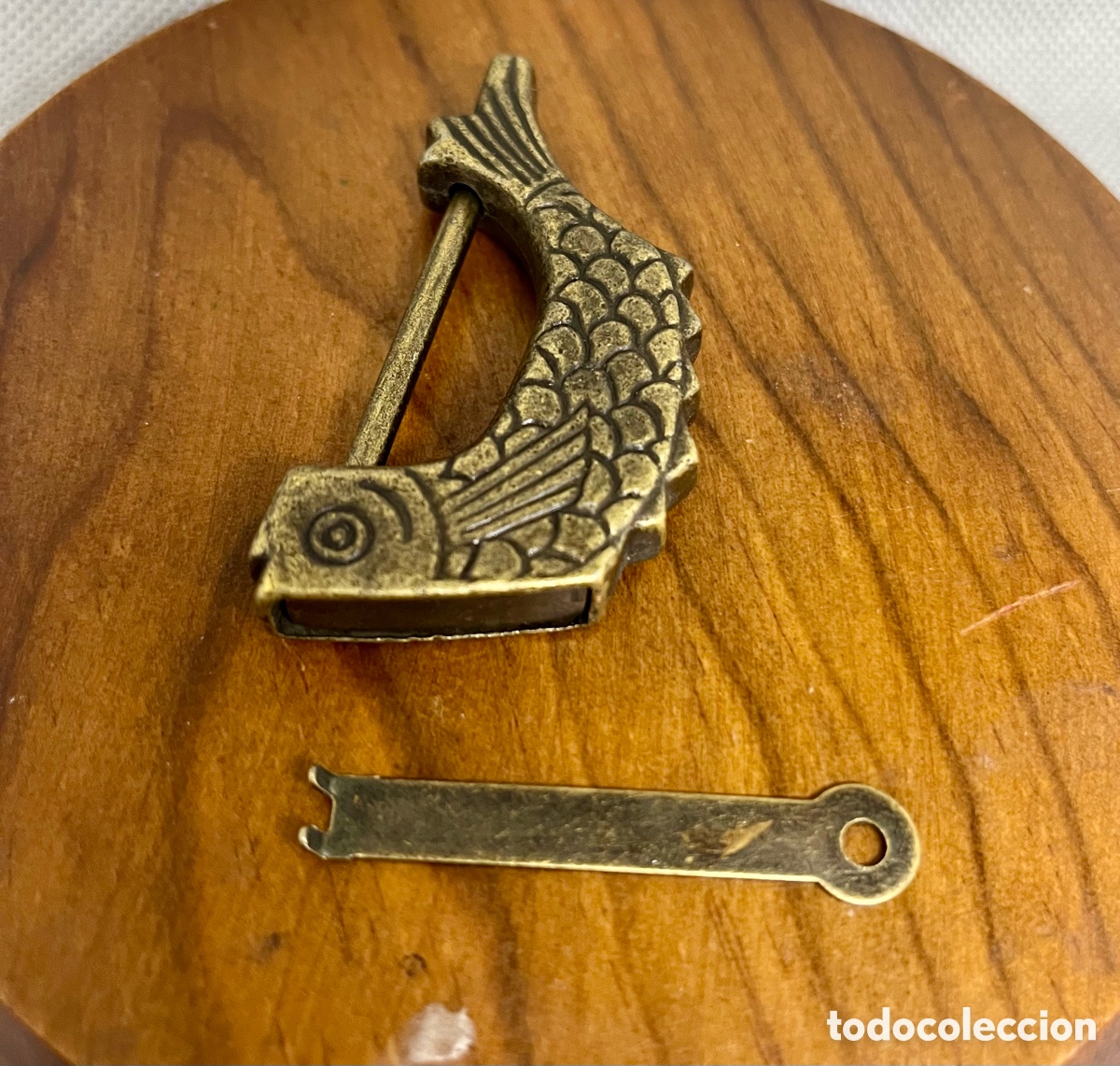 Antig&uuml;edades: CANDADO CHINO DE BRONCE FORMA DE PEZ - Foto 5