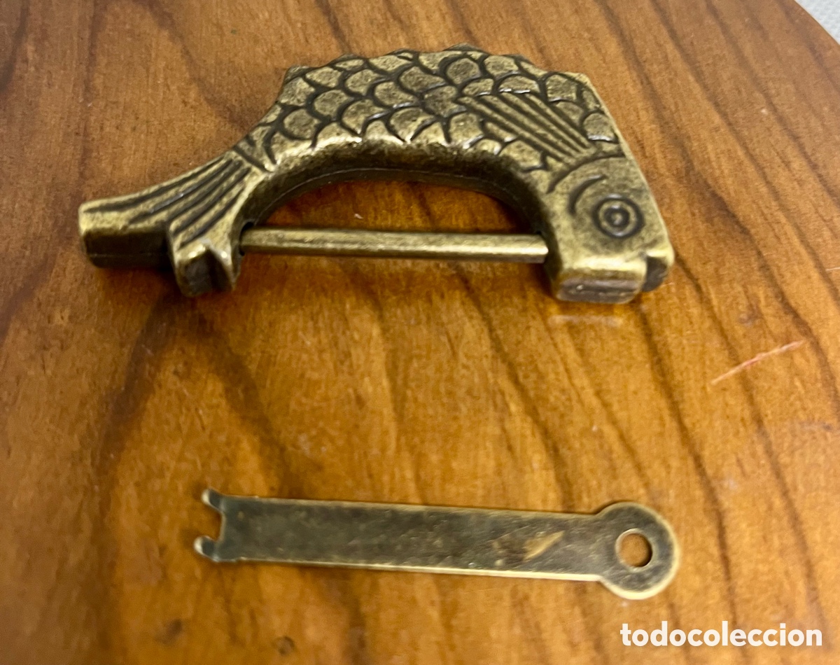 Antig&uuml;edades: CANDADO CHINO DE BRONCE FORMA DE PEZ - Foto 6