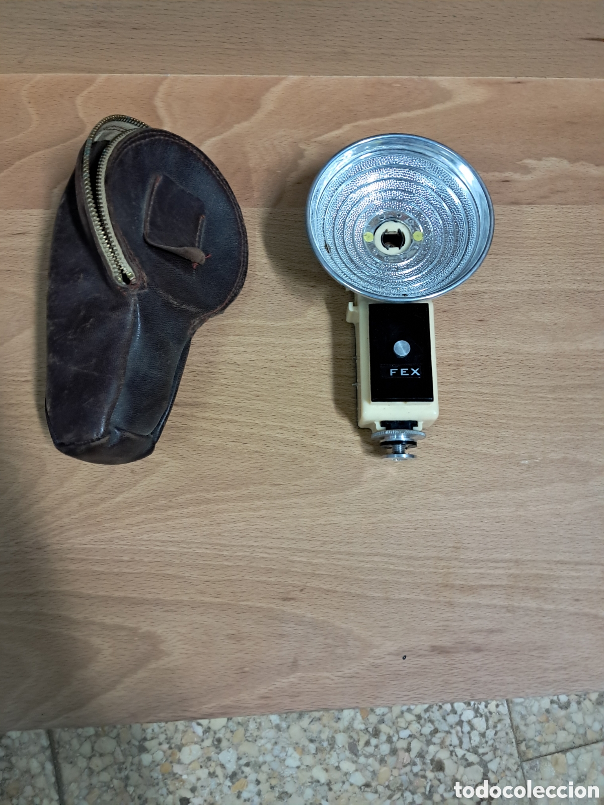 Antig&uuml;edades: Antiguo Flash fex con funda - Foto 1