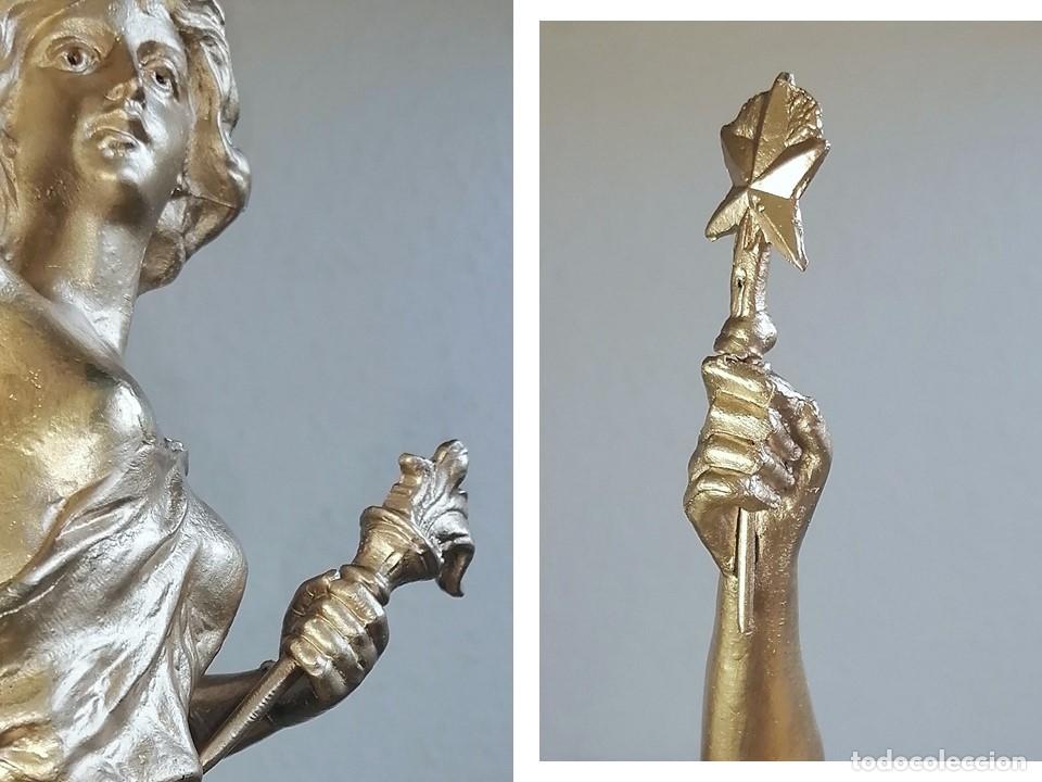 Antig&uuml;edades: FIGURA FRANCESA DE CALAMINA DORADA - Foto 4