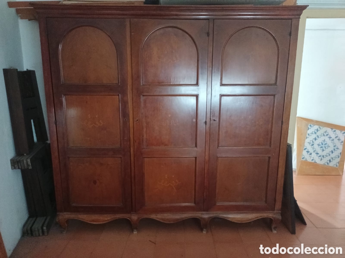 Antig&uuml;edades: Armario Ropero de caoba - Foto 1