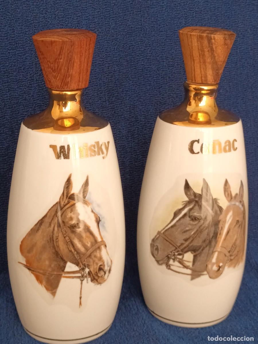Antiquit&eacute;s: PORCELANA - DOS BOTELLAS DE PORCELANA CON CABEZAS DE CABALLOS .