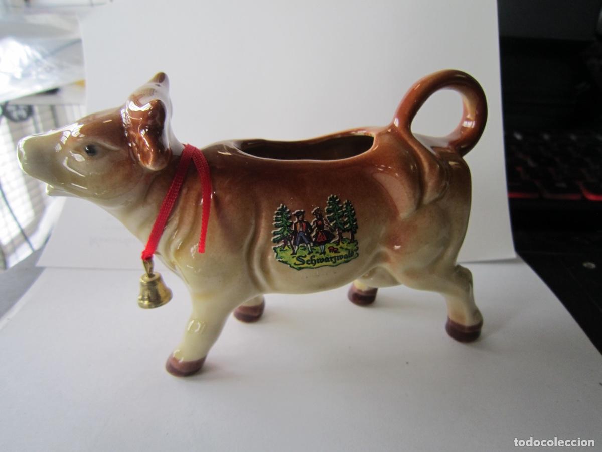 Antig&uuml;edades: LECHERA EN FORMA DE VACA - Foto 1