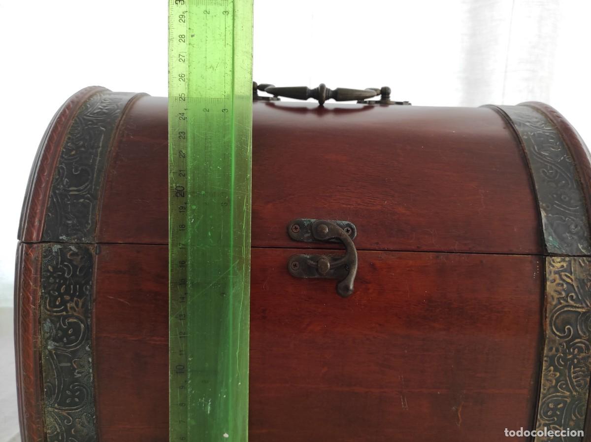 Antig&uuml;edades: Caja de madera decorativa - Foto 8