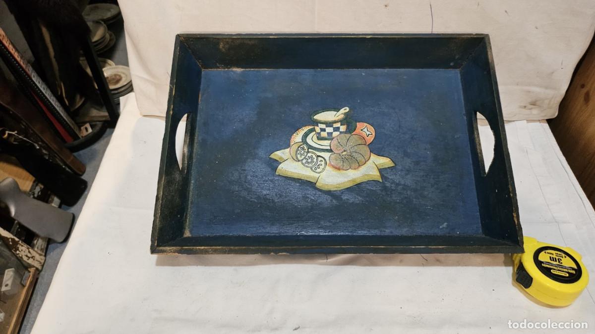 Antig&uuml;edades: bandeja de madera con dibujo - Foto 1