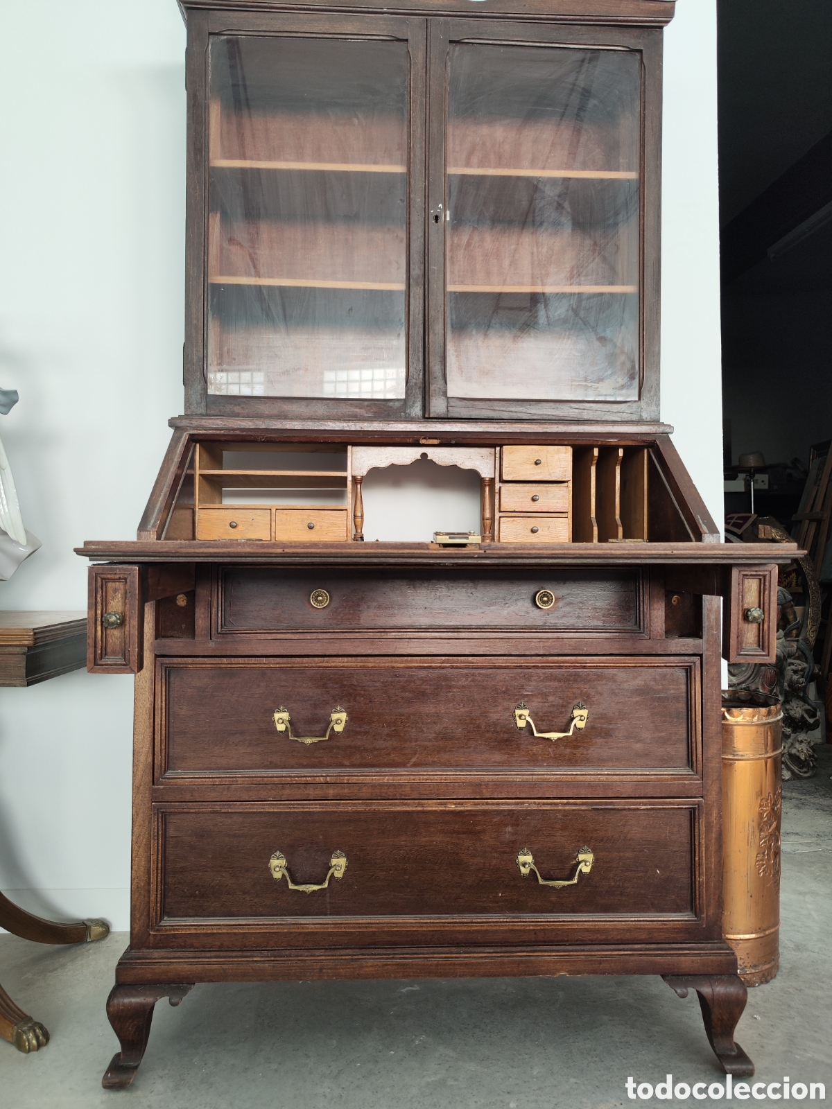 Antig&uuml;edades: Antiguo escritorio con vitrina. - Foto 11