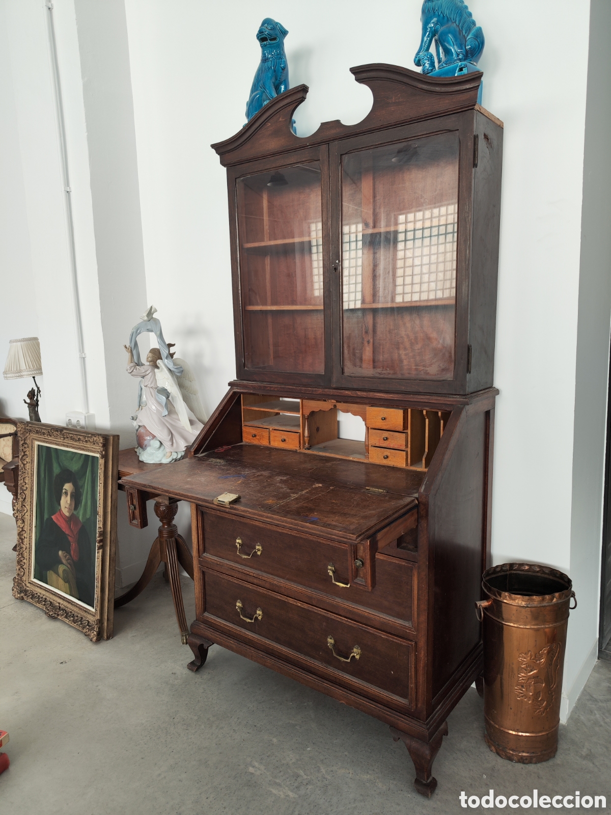 Antig&uuml;edades: Antiguo escritorio con vitrina. - Foto 1
