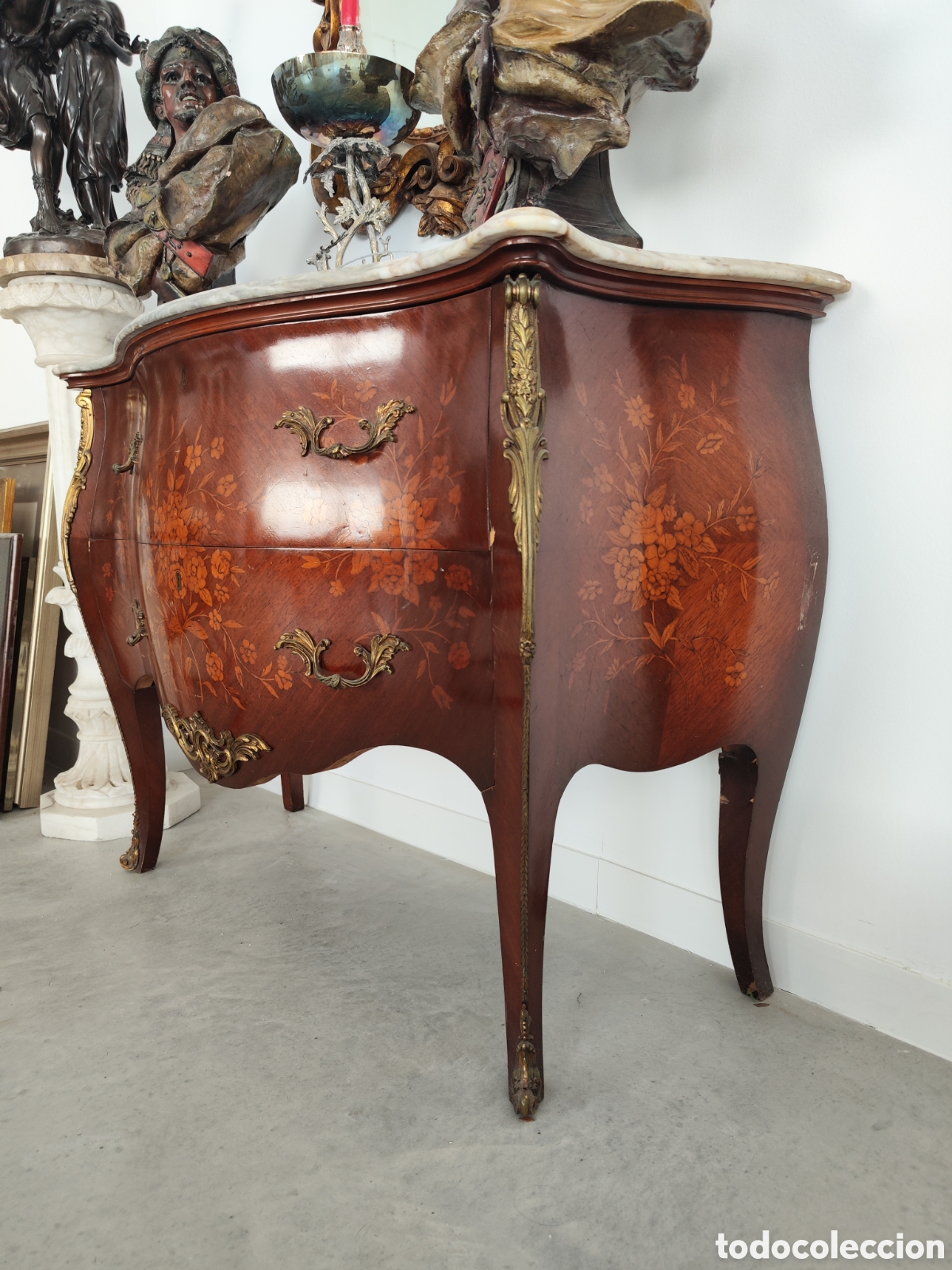 Antig&uuml;edades: C&oacute;moda Luis XV con marqueter&iacute;a y detalles de bronce - Foto 3