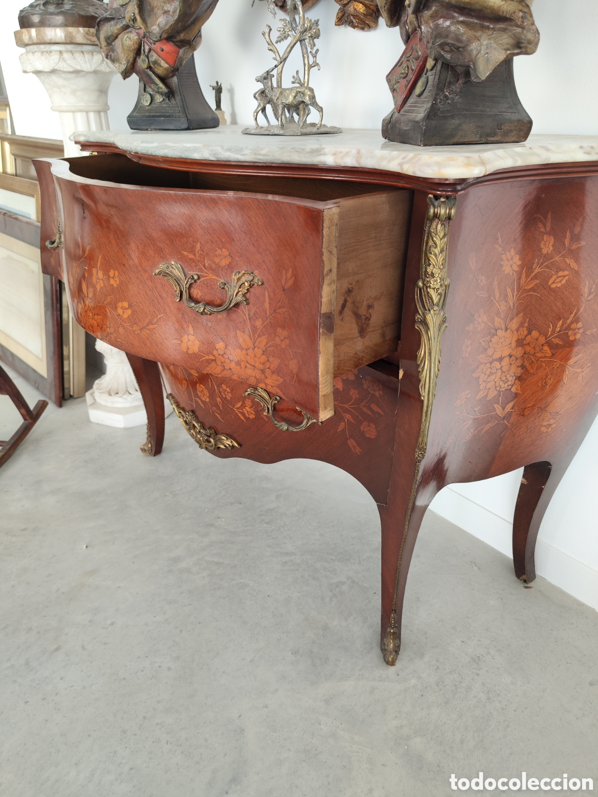 Antig&uuml;edades: C&oacute;moda Luis XV con marqueter&iacute;a y detalles de bronce - Foto 9