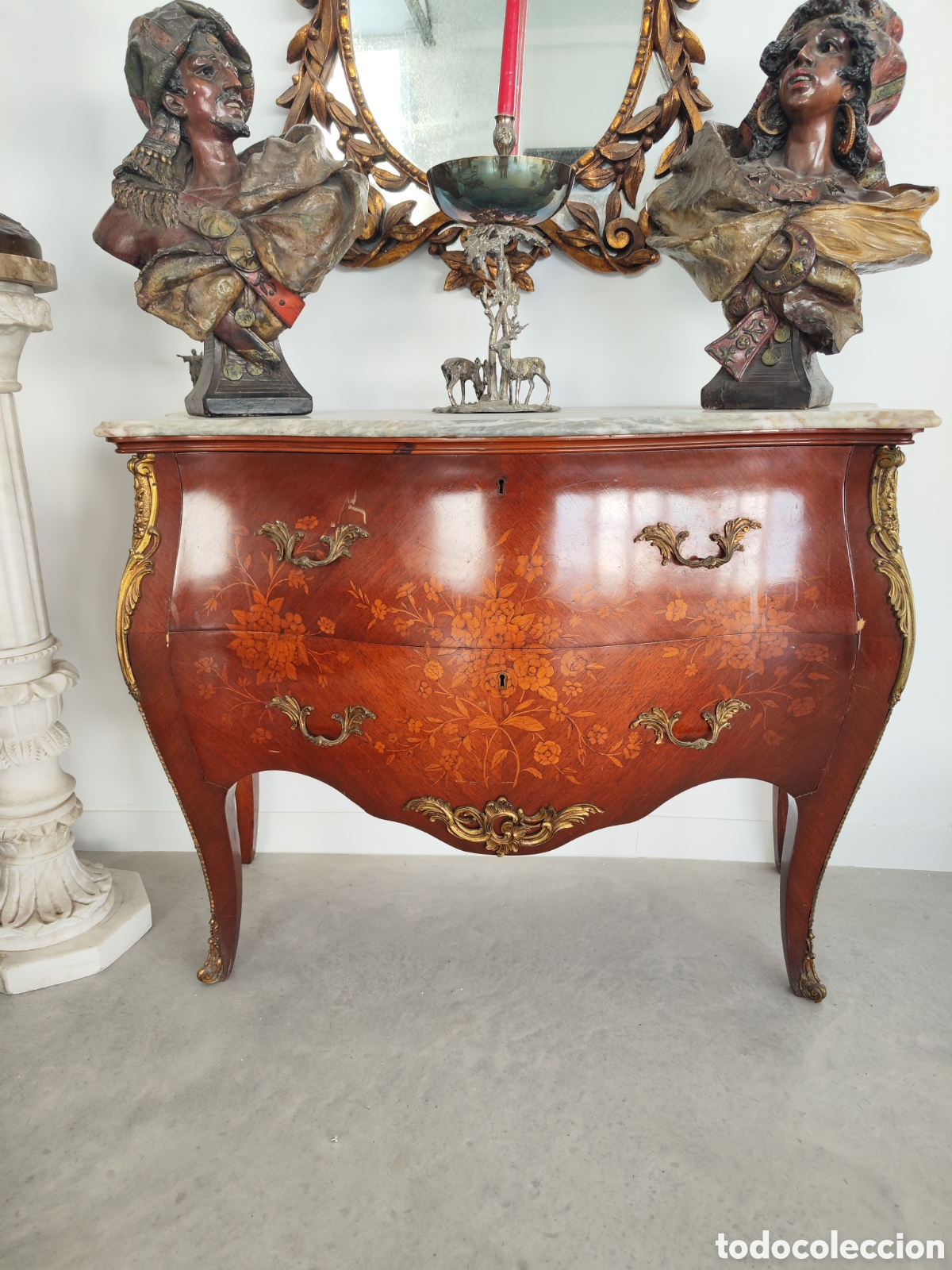 Antig&uuml;edades: C&oacute;moda Luis XV con marqueter&iacute;a y detalles de bronce - Foto 1