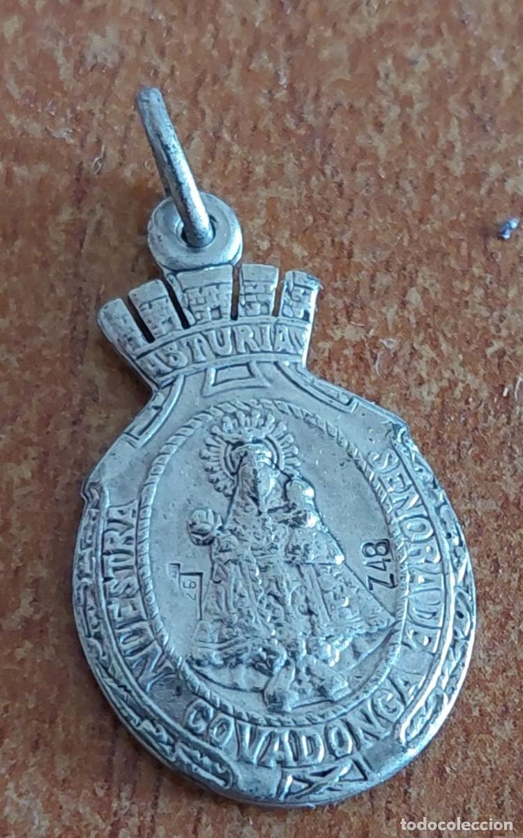 Antig&uuml;edades: Medalla plata virgen de Covadonga - Foto 1
