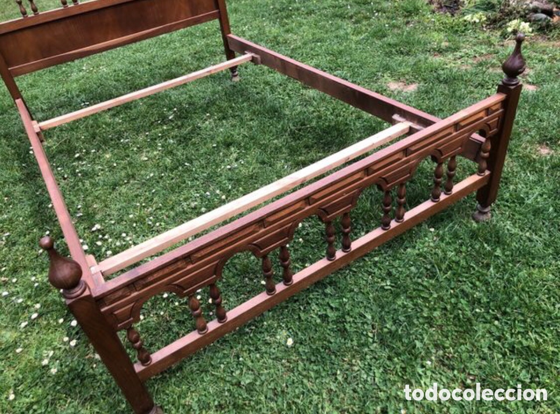 Antig&uuml;edades: CAMA DE MADERA TALLADA ESTILO CASTELLANO COMLETA - Foto 6