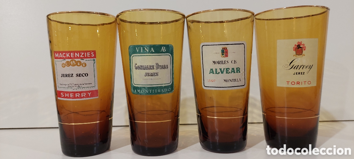 Antig&uuml;edades: Vasos, jarras de diferentes marcaa de vino. - Foto 2