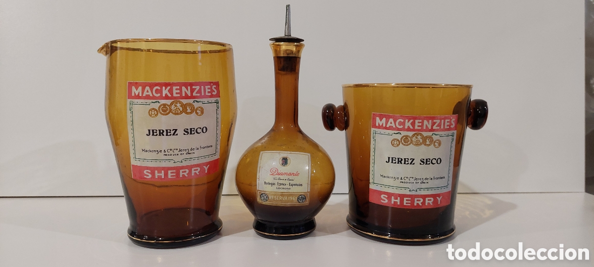 Antig&uuml;edades: Vasos, jarras de diferentes marcaa de vino. - Foto 3