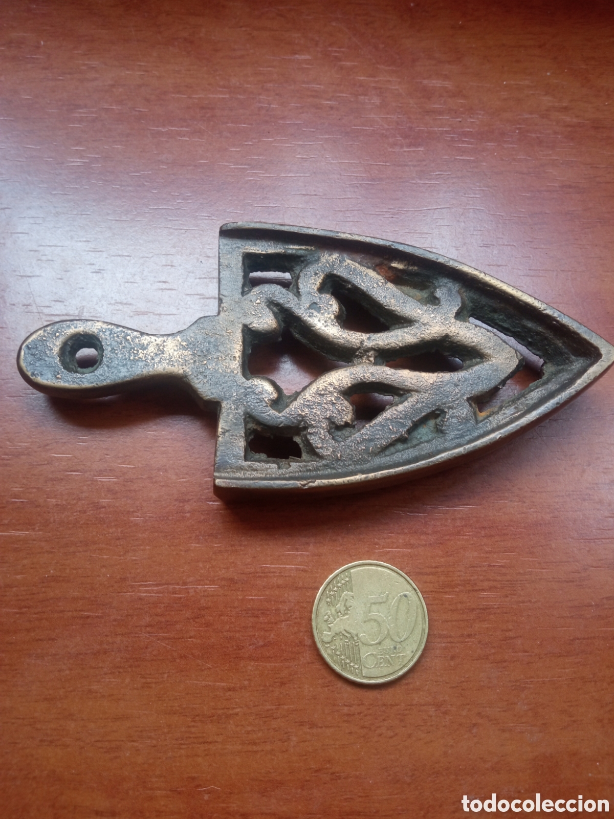 Antig&uuml;edades: Mini plancha antigua y soporte . - Foto 5