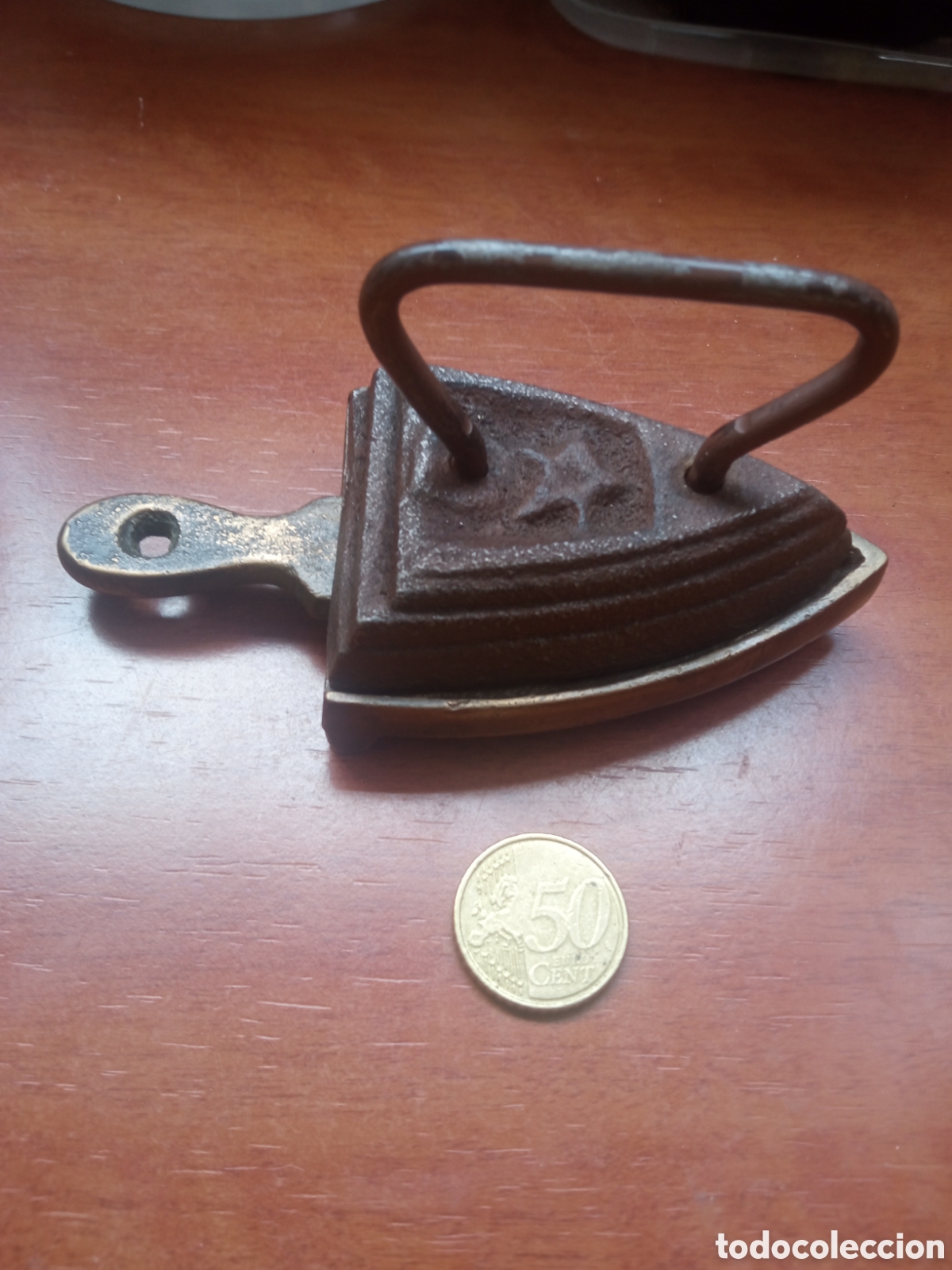 Antig&uuml;edades: Mini plancha antigua y soporte . - Foto 6