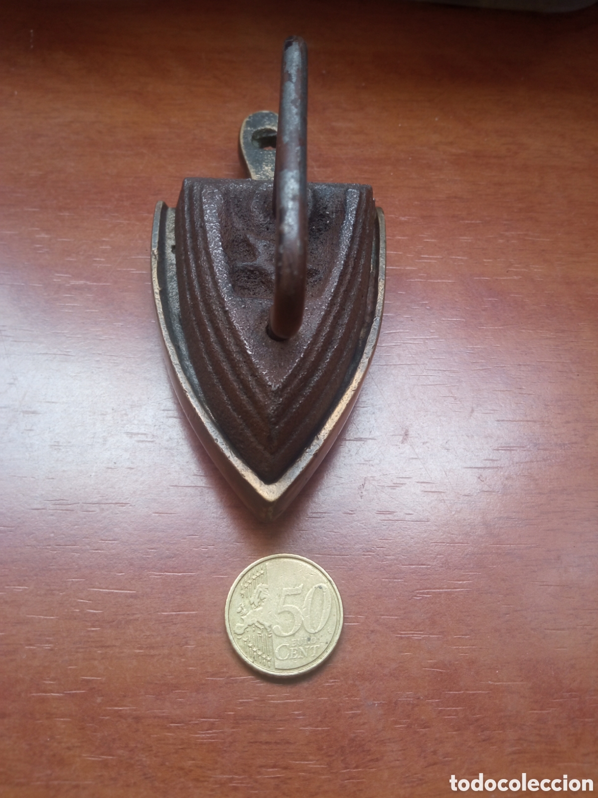 Antig&uuml;edades: Mini plancha antigua y soporte . - Foto 7