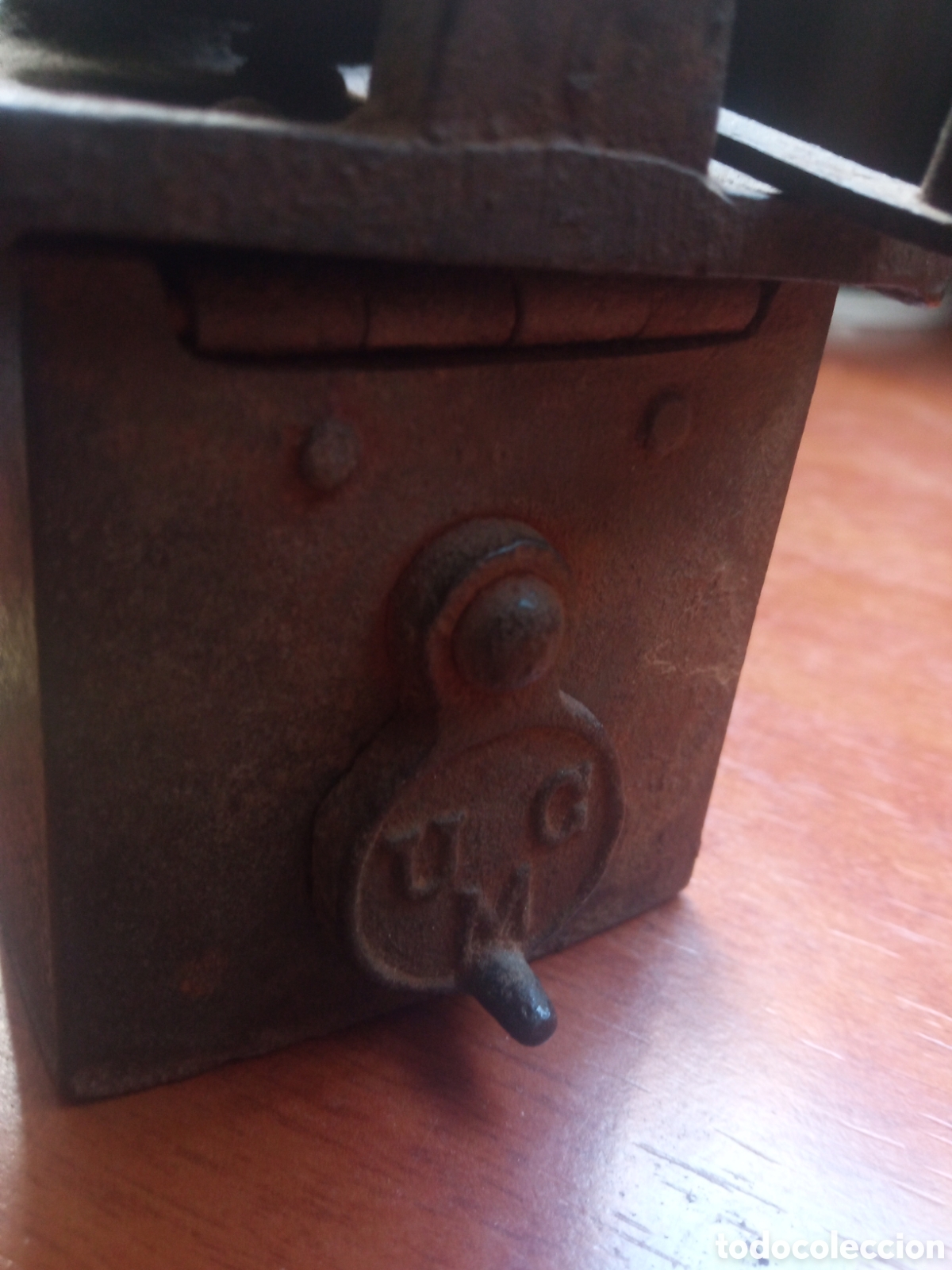 Antig&uuml;edades: Mini plancha antigua de carb&oacute;n . - Foto 3