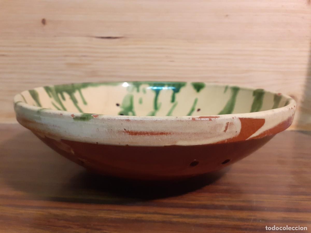 Antig&uuml;edades: Escurridora ceramica antigua - Foto 3