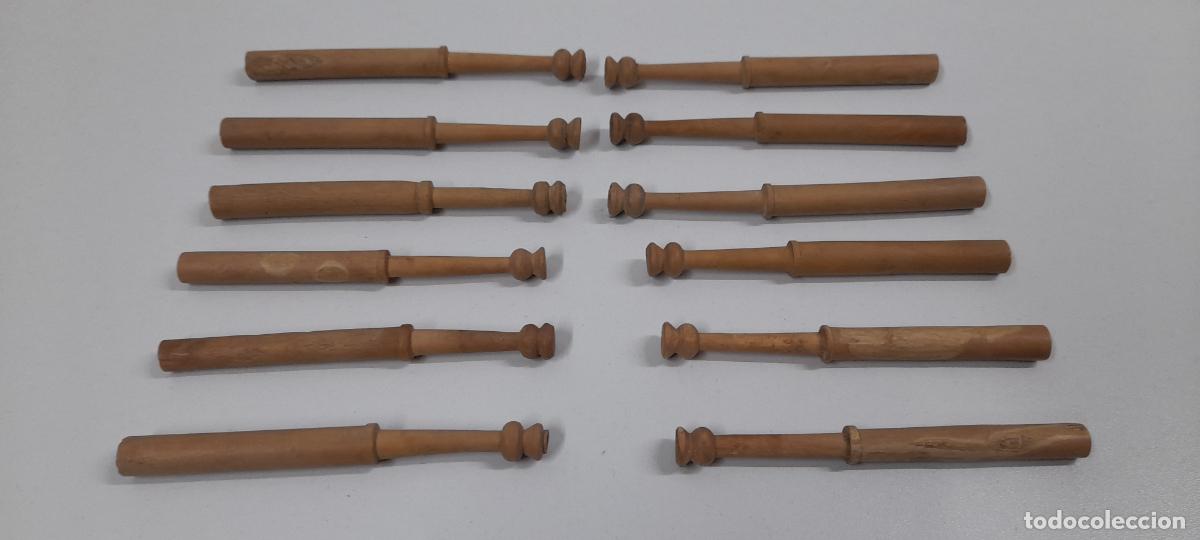Antig&uuml;edades: BOLILLOS ANTIGUOS EN MADERA - Foto 1