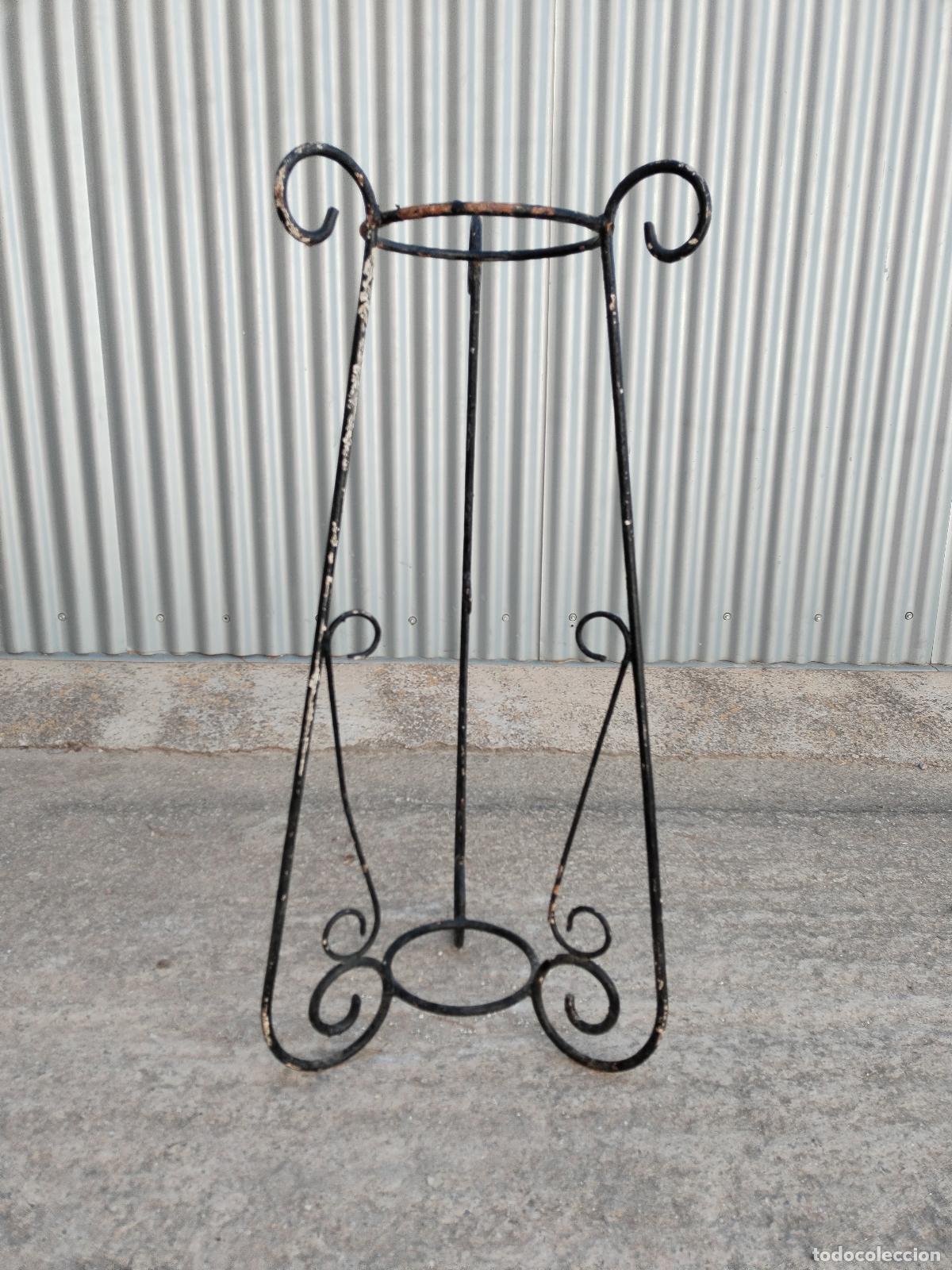 Antig&uuml;edades: antiguo macetero de hierro forja - Foto 4