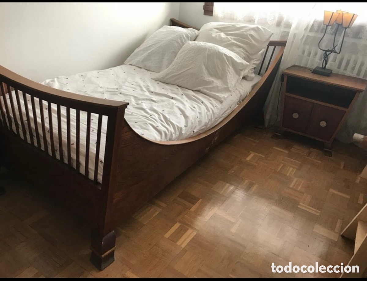 Antig&uuml;edades: Cama y mesita de madera maciza de casta&ntilde;o - Foto 5