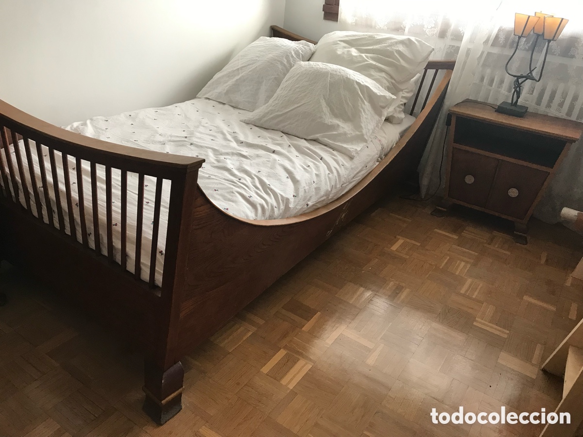 Antig&uuml;edades: Cama y mesita de madera maciza de casta&ntilde;o - Foto 7