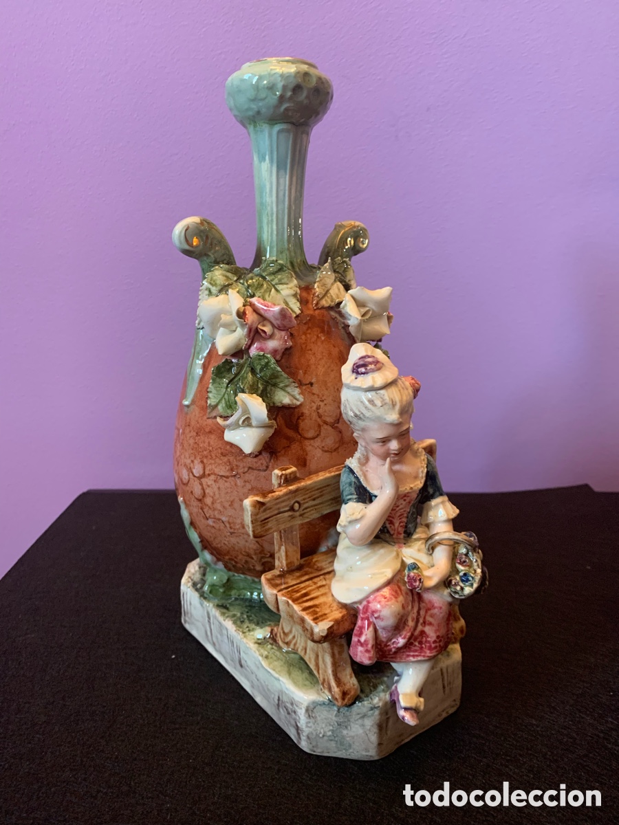 Antig&uuml;edades: Figura- botella de porcelana - Foto 5