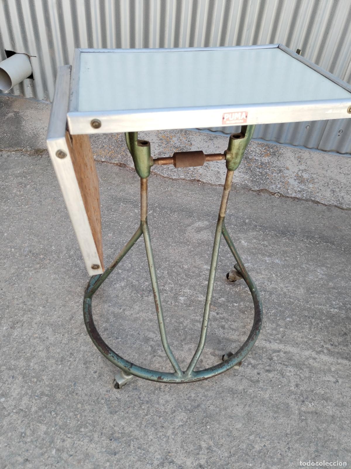 Antig&uuml;edades: mesa con ala industrial marca puma - Foto 1