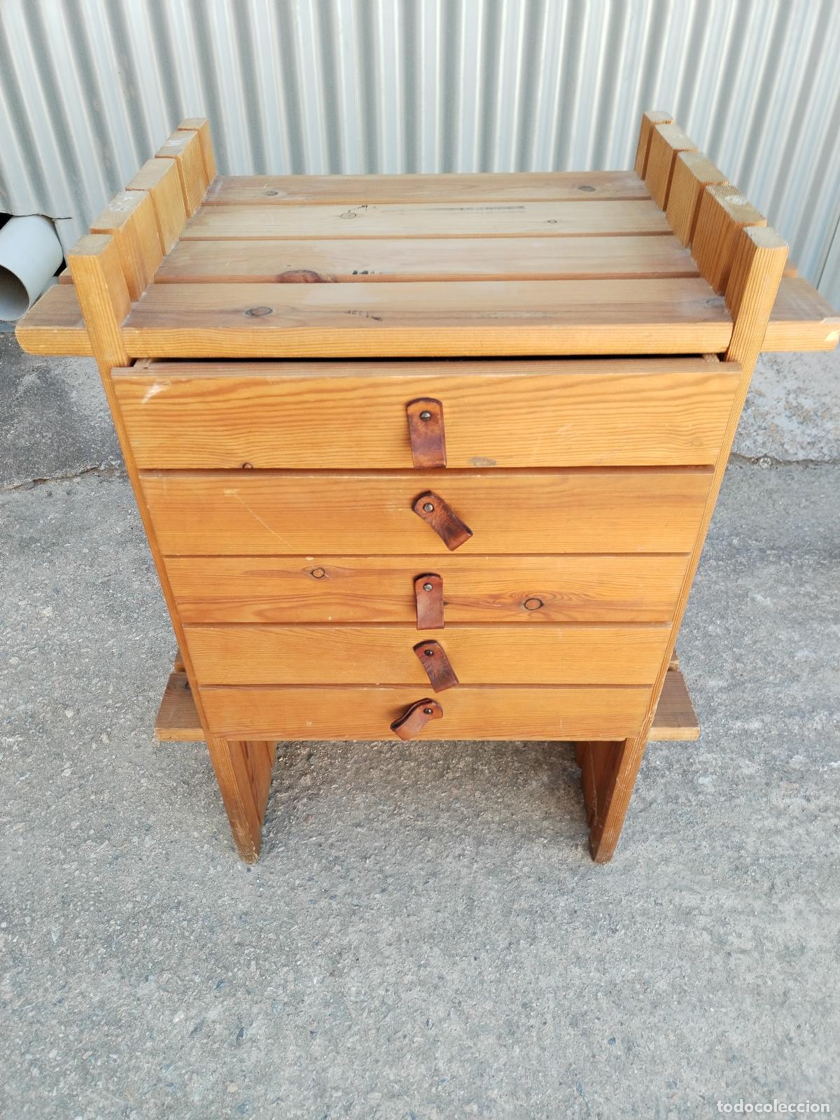 Antig&uuml;edades: mesilla de rustica de madera - Foto 6