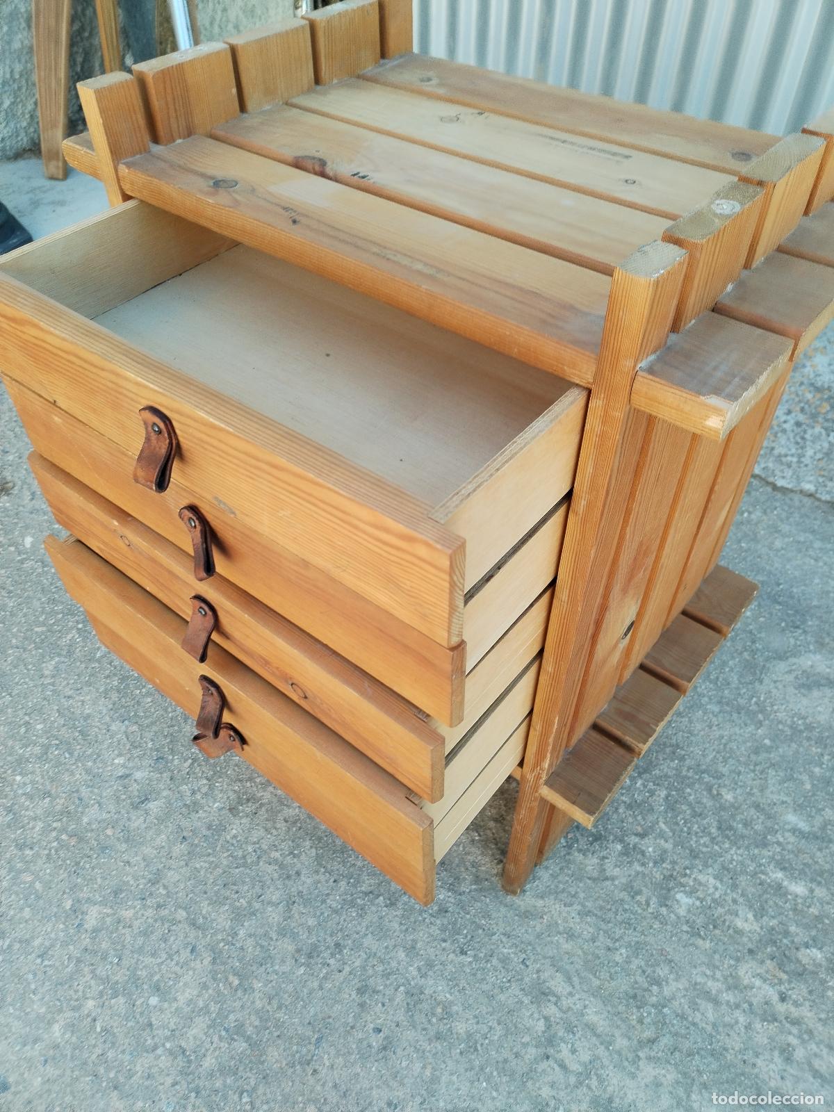 Antig&uuml;edades: mesilla de rustica de madera - Foto 8