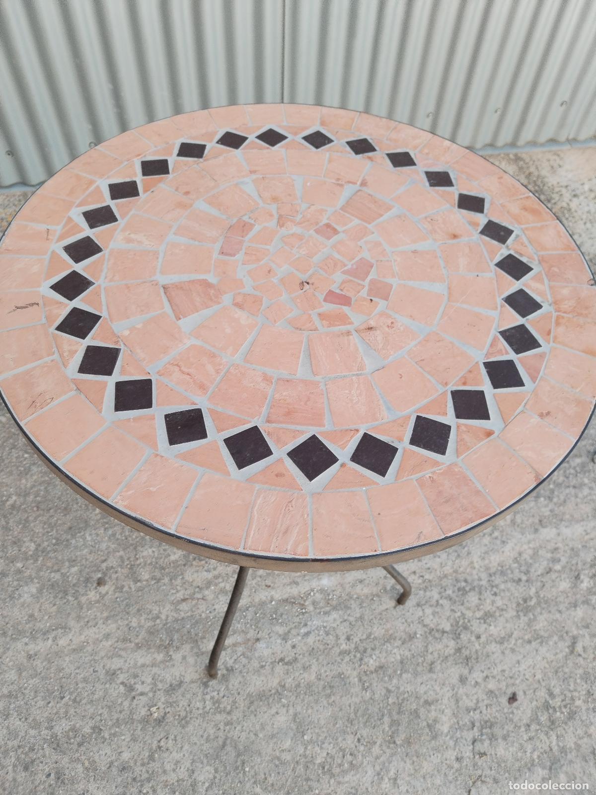 Antig&uuml;edades: mesa de hierro con mosaico de azulejos - Foto 2