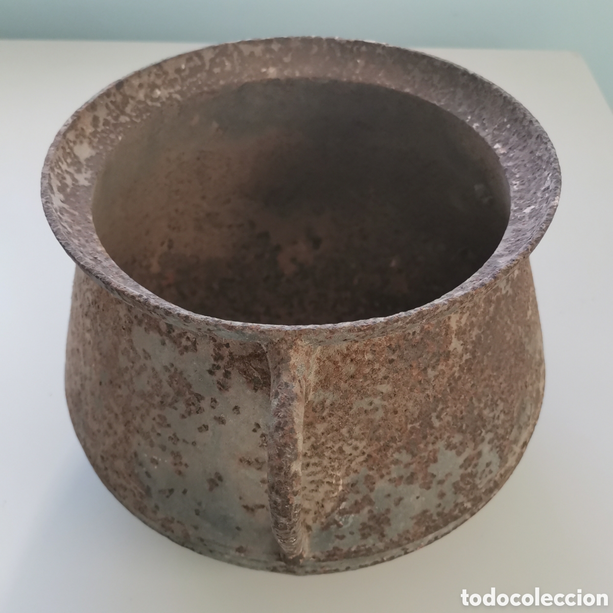 Antig&uuml;edades: Olla de hierro antigua - Foto 2
