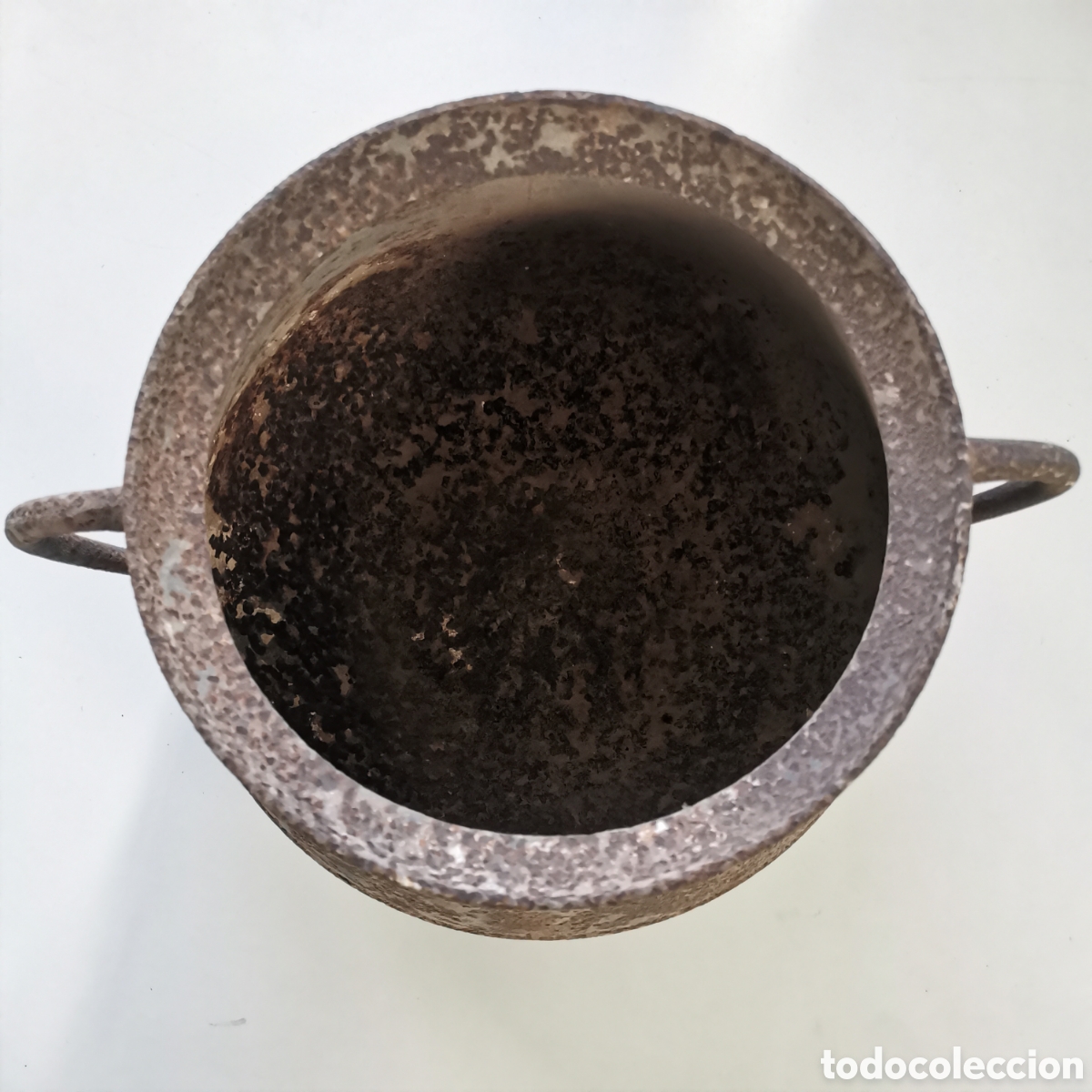 Antig&uuml;edades: Olla de hierro antigua - Foto 1