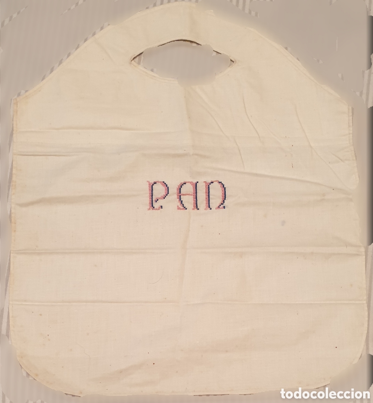 Antig&uuml;edades: BOLSA DE PAN CON LETRAS BORDADAS - Foto 1