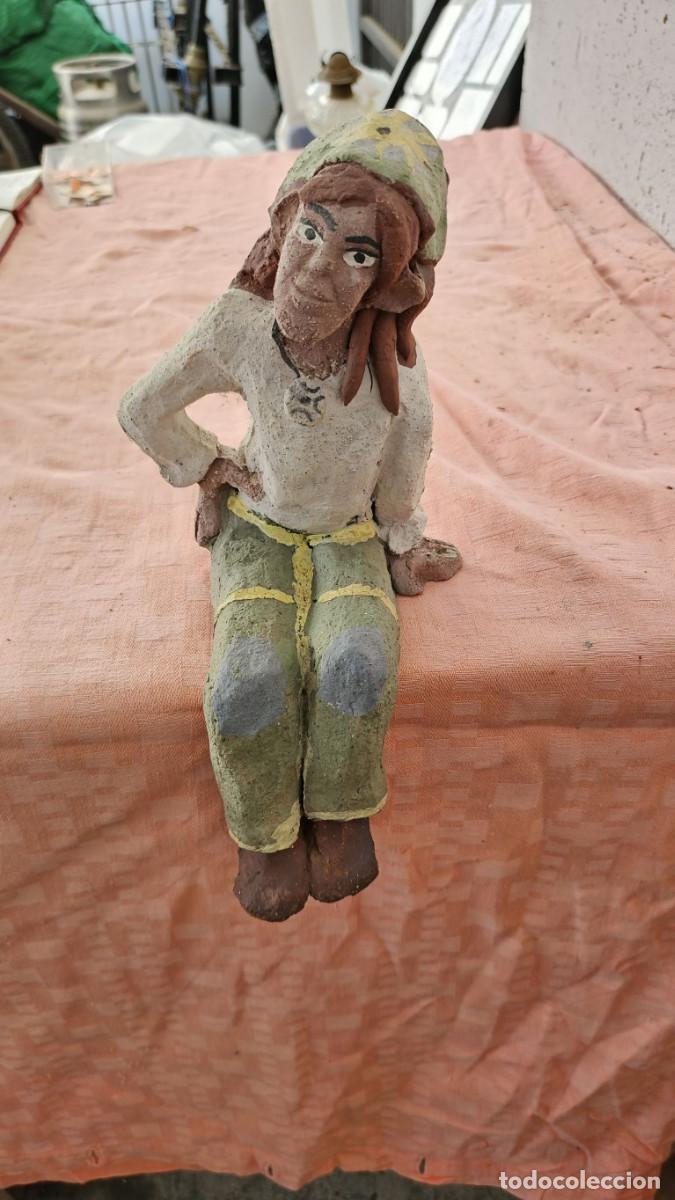 Antig&uuml;edades: figura de terracota sentado - Foto 3