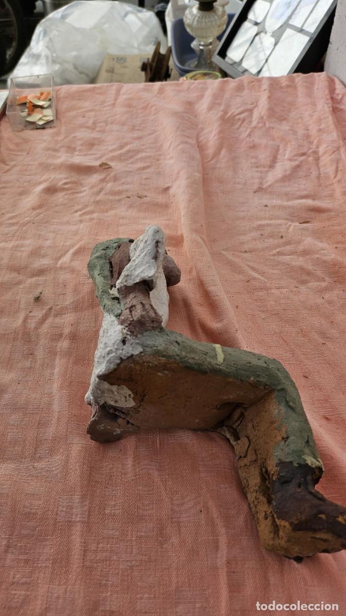 Antig&uuml;edades: figura de terracota sentado - Foto 4
