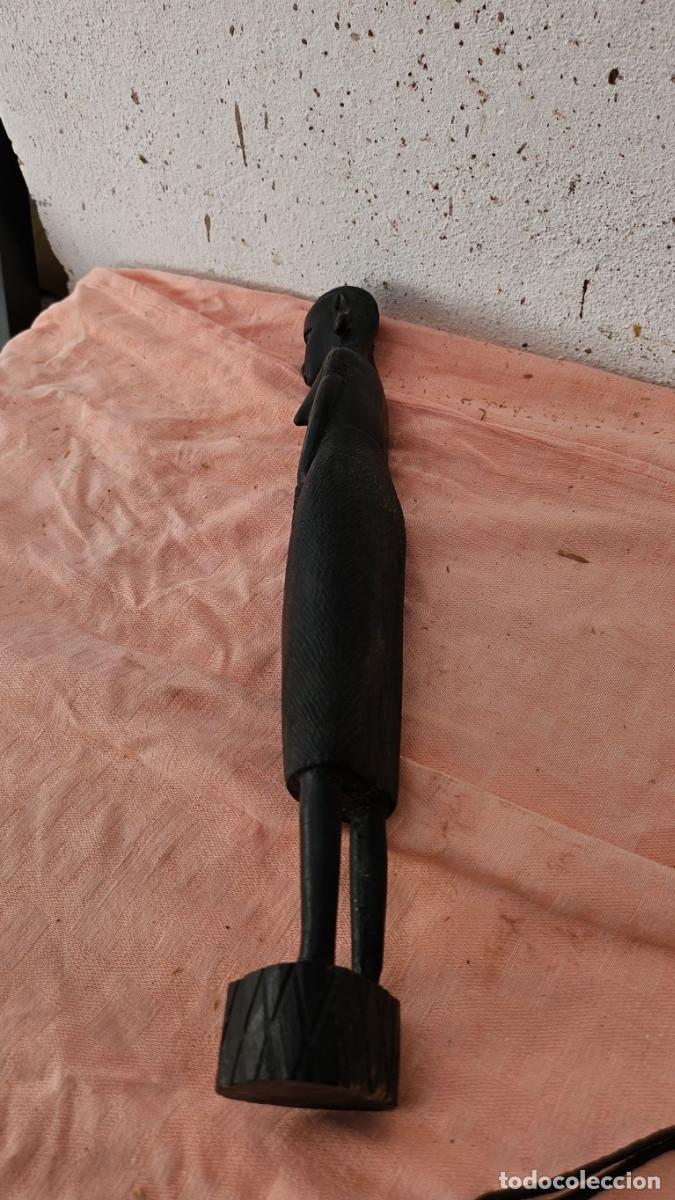 Antig&uuml;edades: figura de madera africana - Foto 3