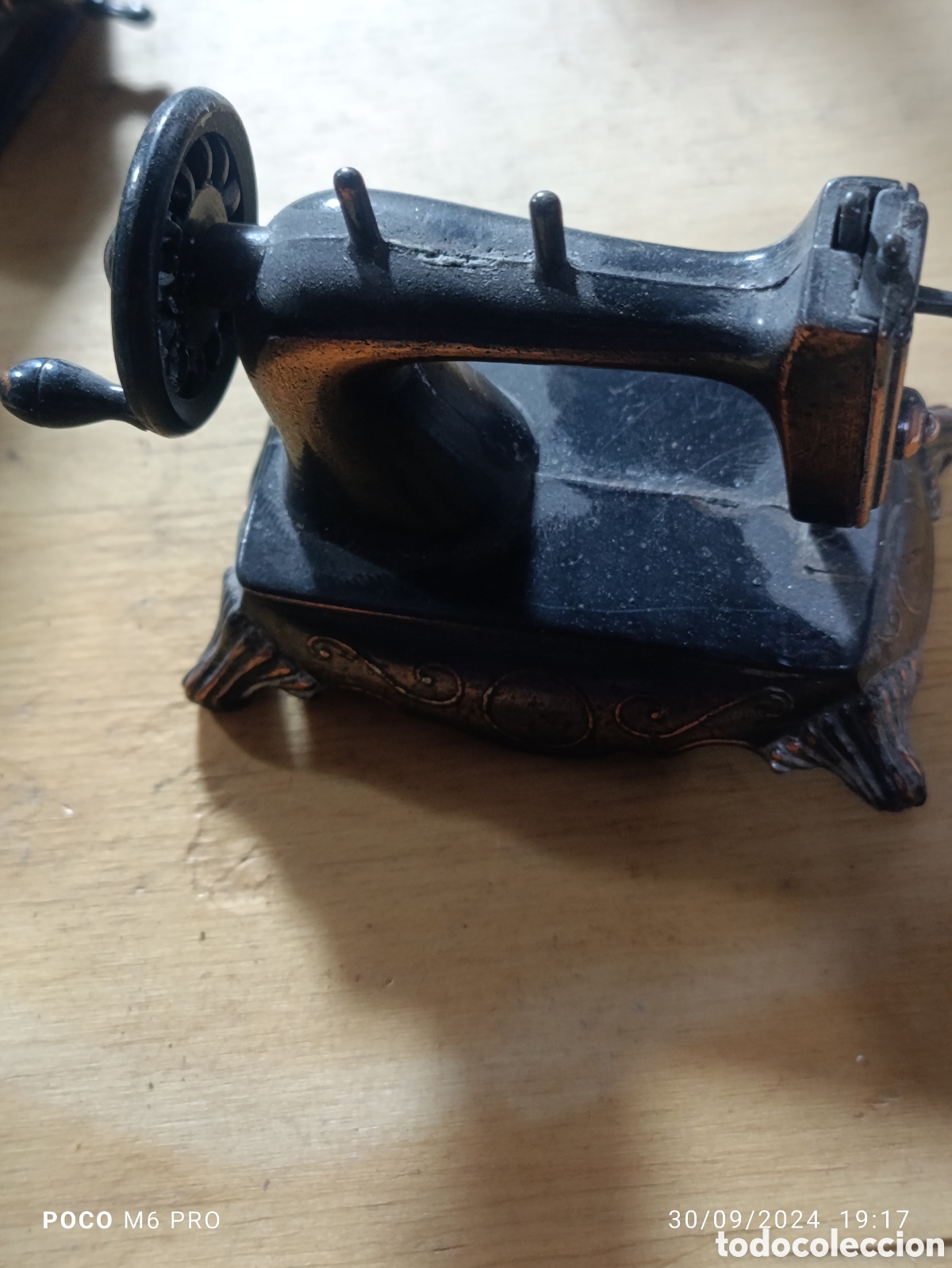 Antig&uuml;edades: Sacapuntas maquina de coser
