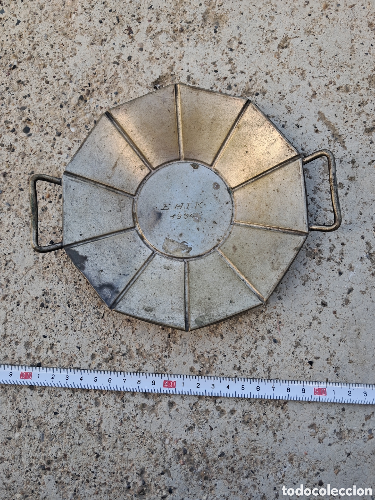 Antig&uuml;edades: Plato met&aacute;lico sellado 1934 art deco centro mesa nouveau