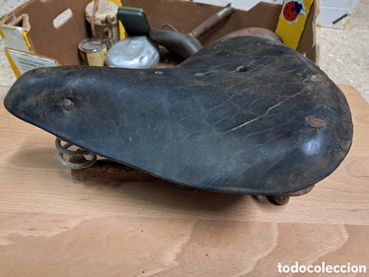 Antig&uuml;edades: Sillin cuero bicicleta varillas - Foto 3