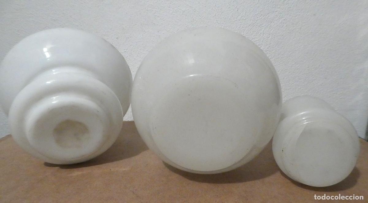 Antig&uuml;edades: 3 Antiguas piezas de Opalina - Foto 4