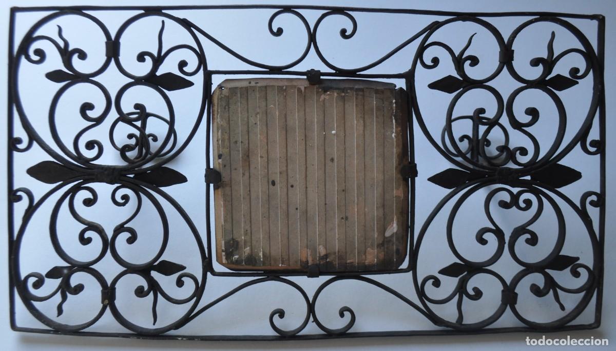 Antig&uuml;edades: COLGADOR FORJA CON AZULEJO. - Foto 2