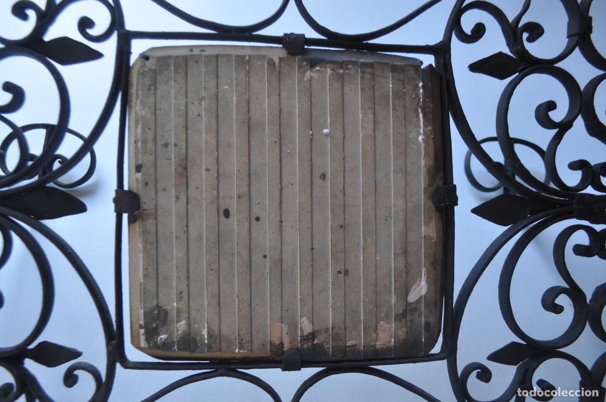 Antig&uuml;edades: COLGADOR FORJA CON AZULEJO. - Foto 4