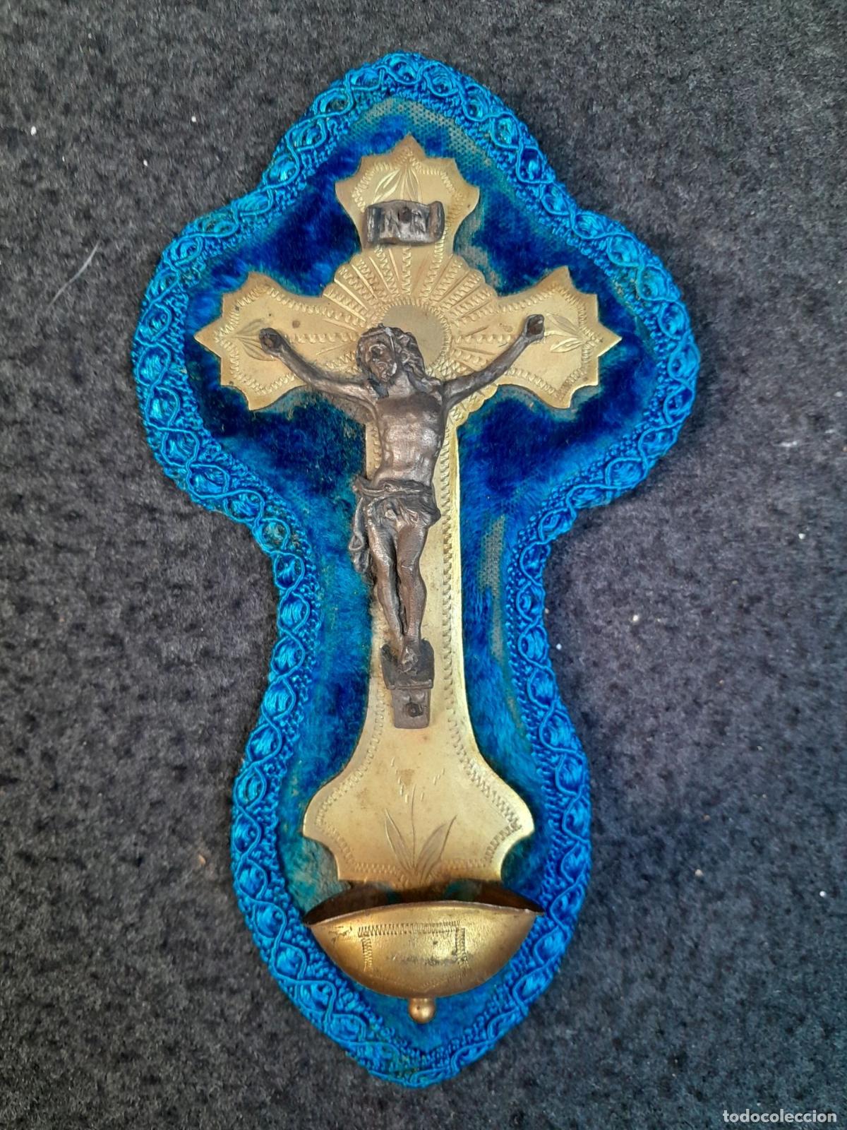 Antig&uuml;edades: BENDITERA DE BRONCE Y TERCIOPELO AZUL. c1950 - Foto 3